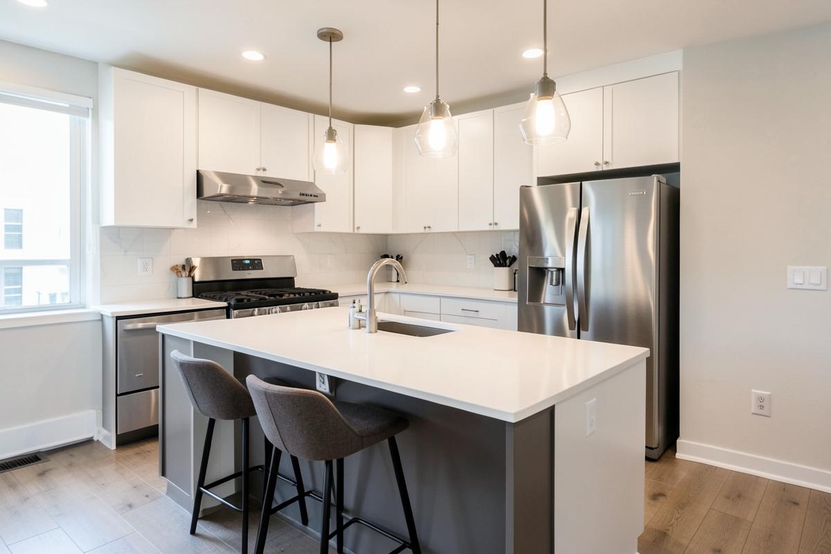 Silver Lake 1BR above the reservoir — photo 1
